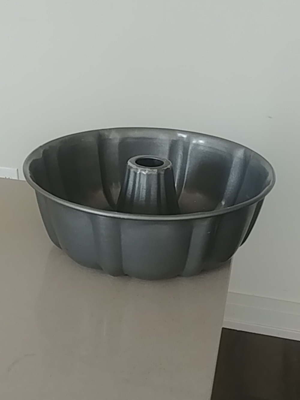 Mainstays 10" Nonstick Fluted Cake Pan